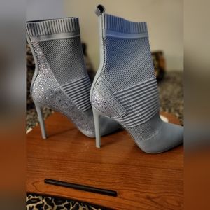 Women's Steve Madden size 11 blue 4 1/2 in heel